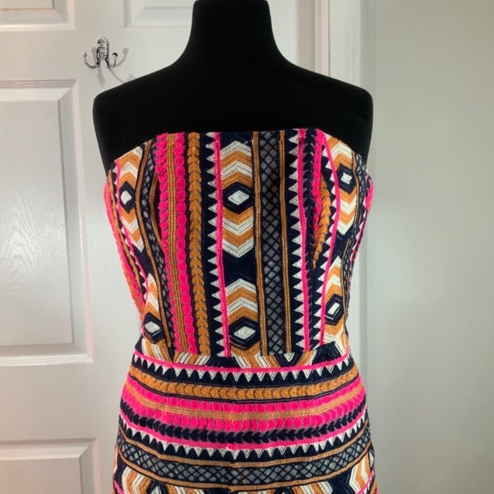 Alice & Trixie Embroidered Neon Pink Aztec Strapless Mini Dress Size XS - Picture 2 of 11
